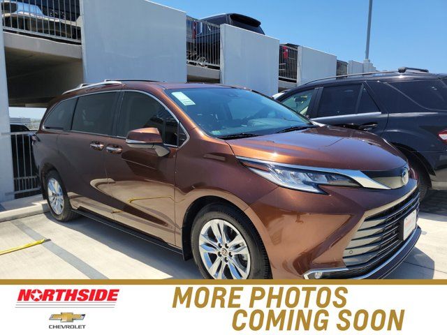 2022 Toyota Sienna Limited