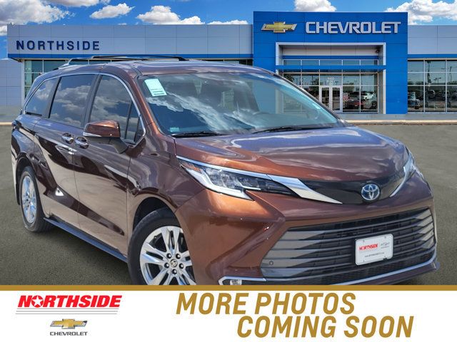 2022 Toyota Sienna Limited