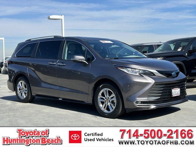 2022 Toyota Sienna Limited