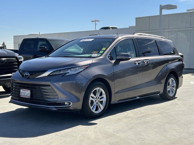 2022 Toyota Sienna Limited