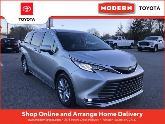 2022 Toyota Sienna Limited