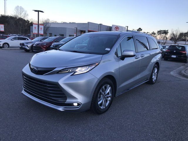 2022 Toyota Sienna Limited