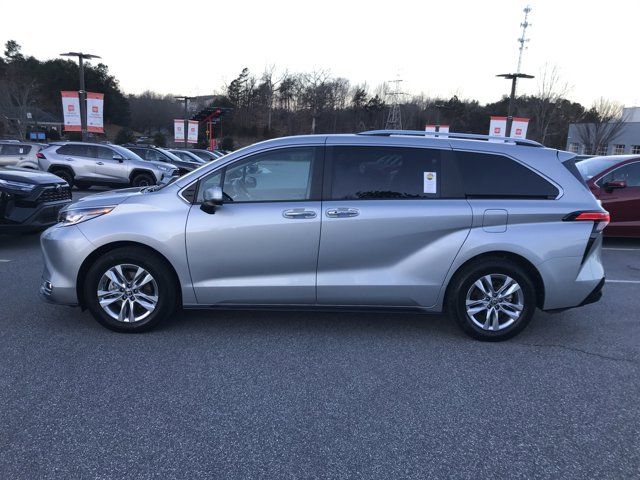 2022 Toyota Sienna Limited