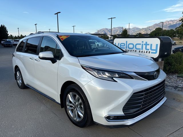 2022 Toyota Sienna Limited