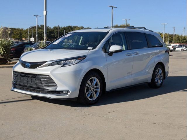 2022 Toyota Sienna Limited