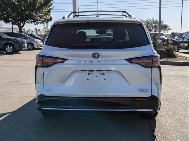 2022 Toyota Sienna Limited