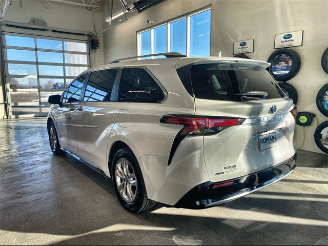 2022 Toyota Sienna Limited