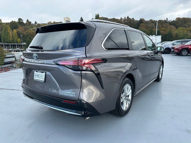 2022 Toyota Sienna Limited