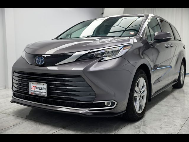 2022 Toyota Sienna Limited