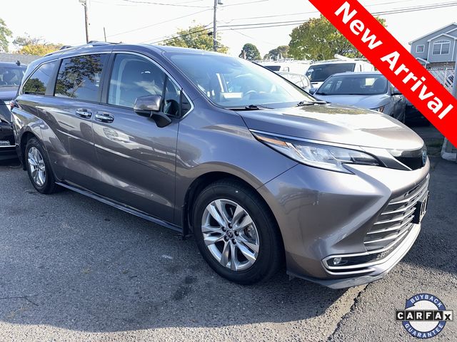 2022 Toyota Sienna Limited