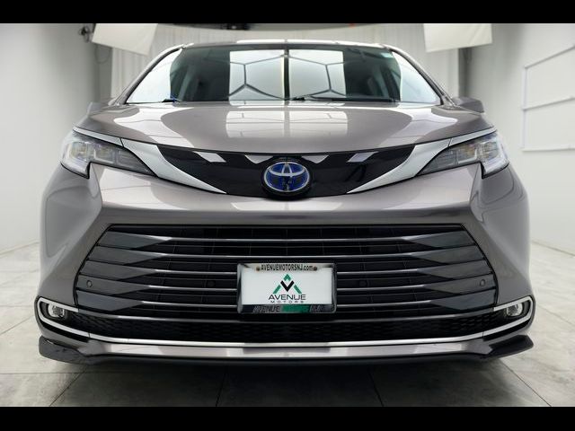 2022 Toyota Sienna Limited