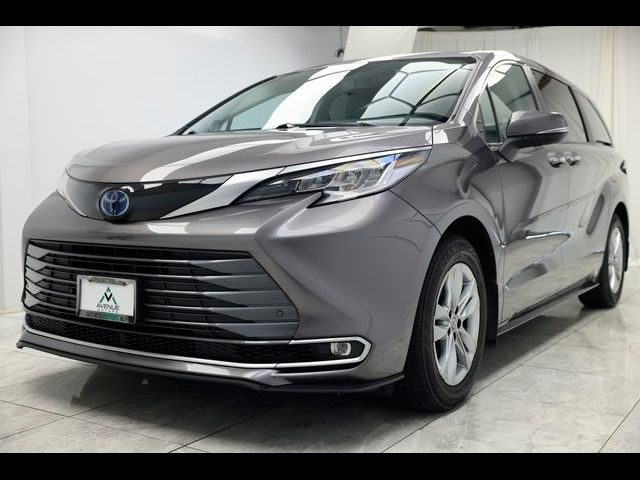 2022 Toyota Sienna Limited