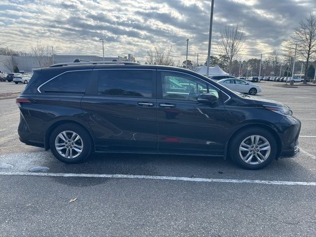 2022 Toyota Sienna Limited