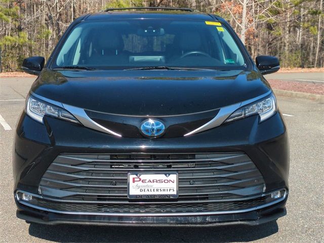 2022 Toyota Sienna Limited