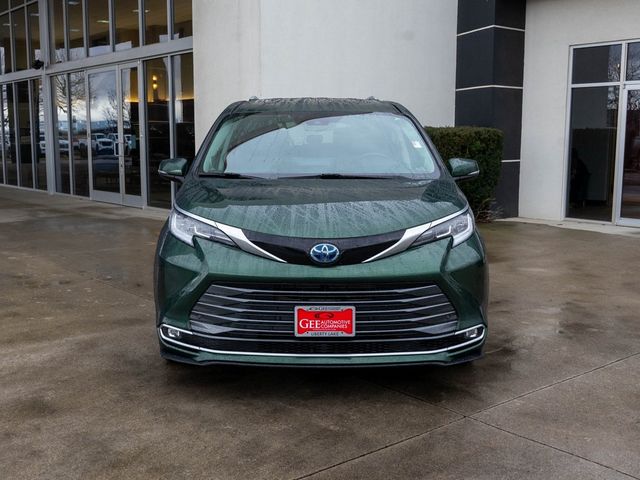 2022 Toyota Sienna Limited