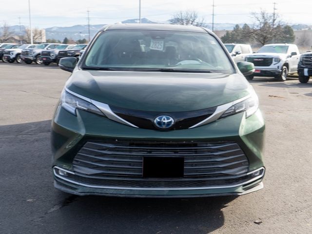 2022 Toyota Sienna Limited