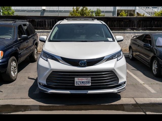 2022 Toyota Sienna Limited