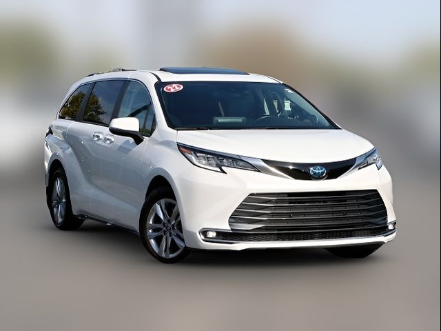 2022 Toyota Sienna Limited