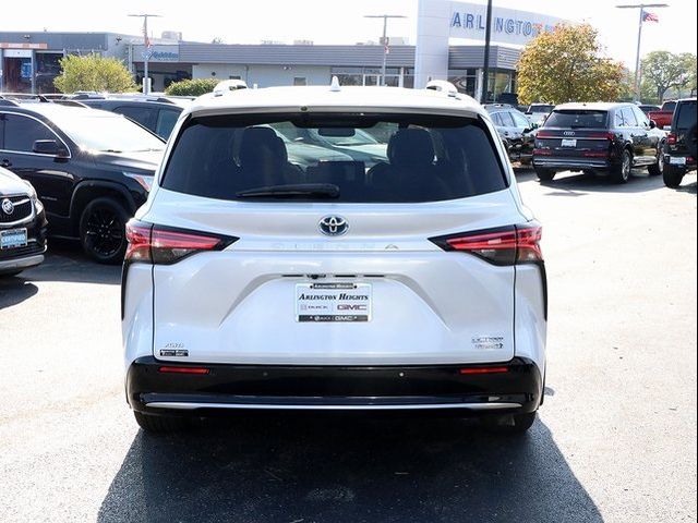 2022 Toyota Sienna Limited