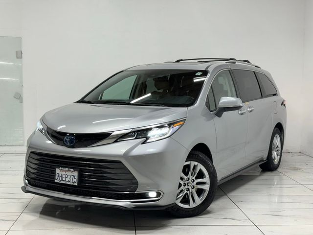 2022 Toyota Sienna Limited