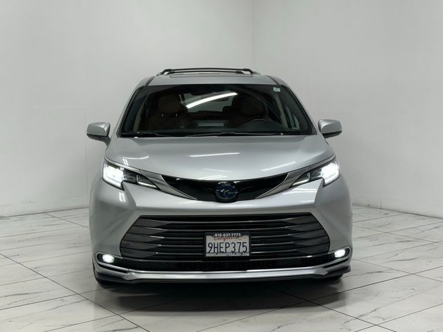 2022 Toyota Sienna Limited