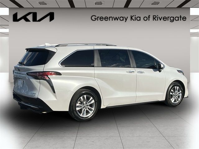 2022 Toyota Sienna Limited