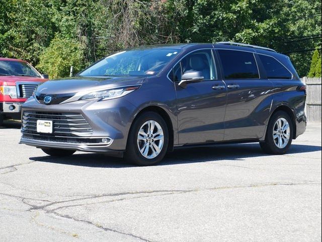 2022 Toyota Sienna Limited