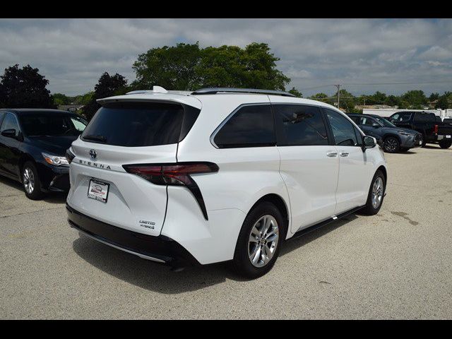 2022 Toyota Sienna Limited