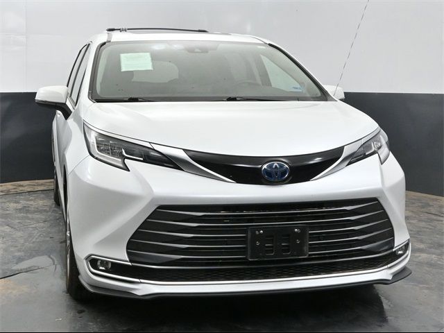 2022 Toyota Sienna Limited