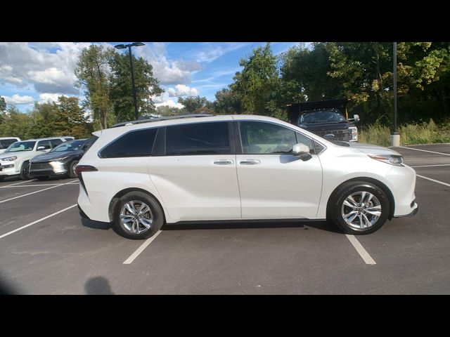 2022 Toyota Sienna Limited