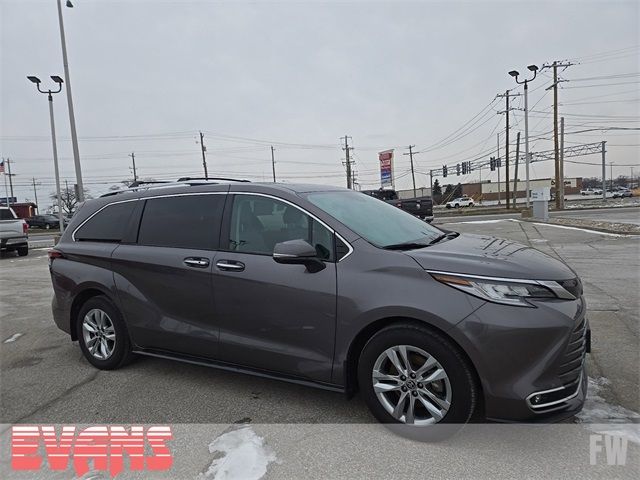 2022 Toyota Sienna Limited