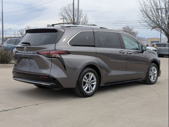 2022 Toyota Sienna Limited