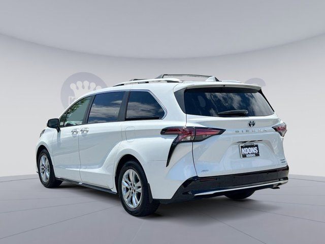 2022 Toyota Sienna Limited