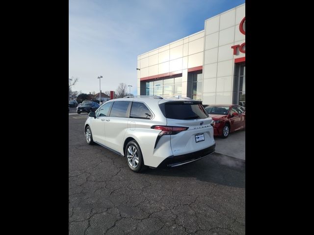 2022 Toyota Sienna Limited