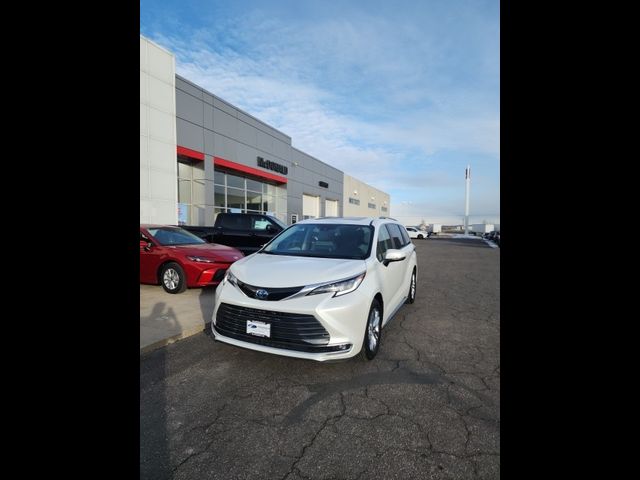 2022 Toyota Sienna Limited