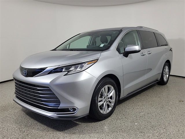 2022 Toyota Sienna Limited