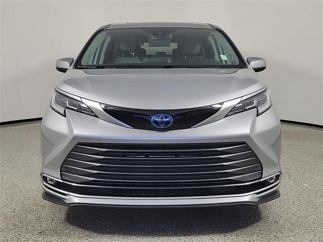 2022 Toyota Sienna Limited