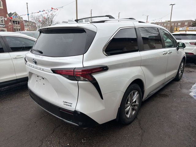 2022 Toyota Sienna Limited