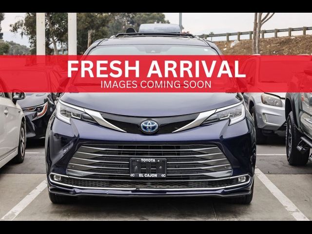 2022 Toyota Sienna Limited