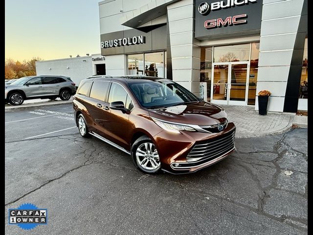 2022 Toyota Sienna Limited