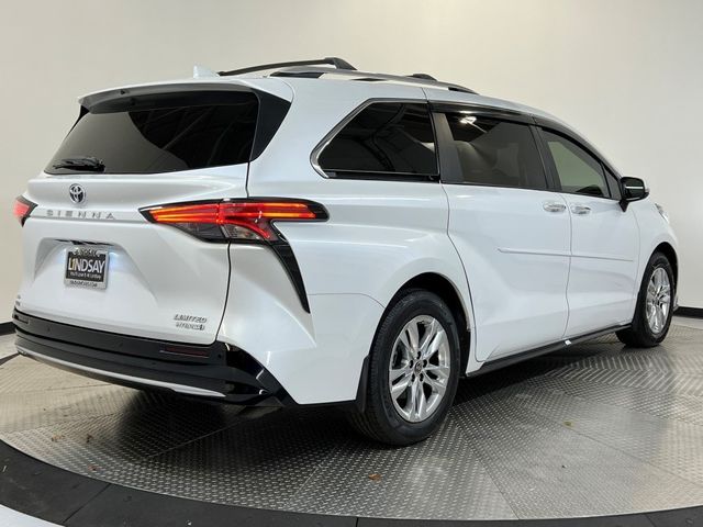 2022 Toyota Sienna Limited