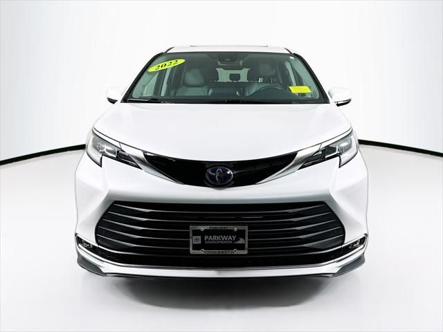 2022 Toyota Sienna Limited