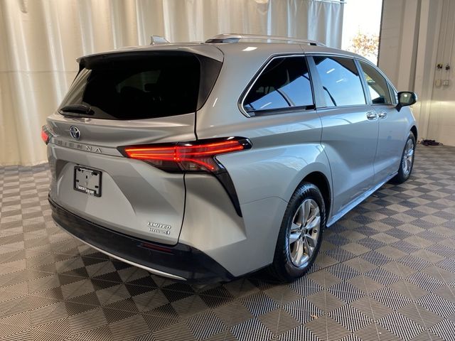 2022 Toyota Sienna Limited