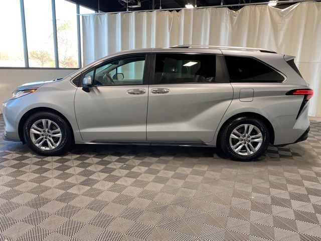 2022 Toyota Sienna Limited