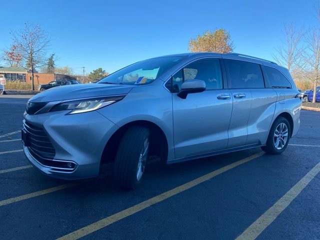 2022 Toyota Sienna Limited