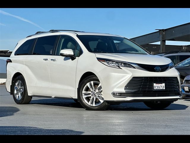 2022 Toyota Sienna Limited