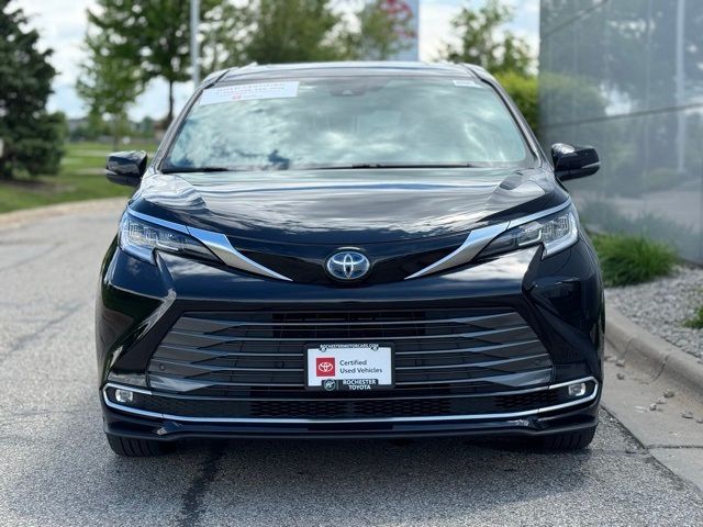 2022 Toyota Sienna Limited