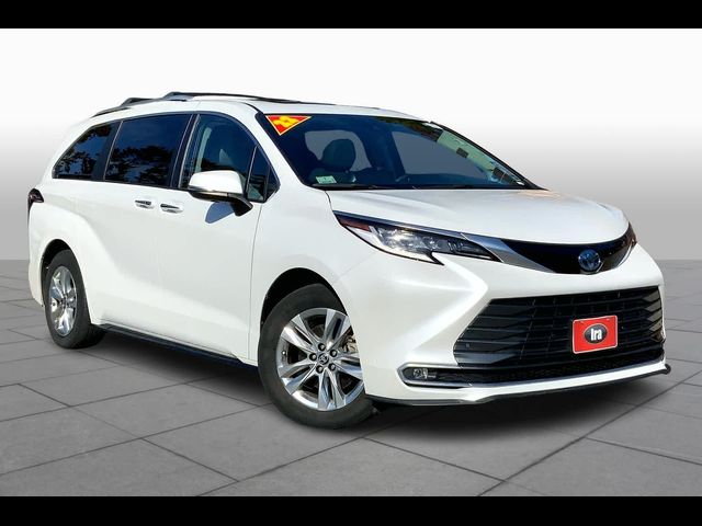 2022 Toyota Sienna Limited