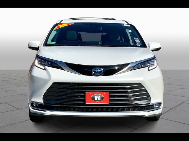 2022 Toyota Sienna Limited