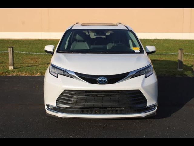 2022 Toyota Sienna Limited